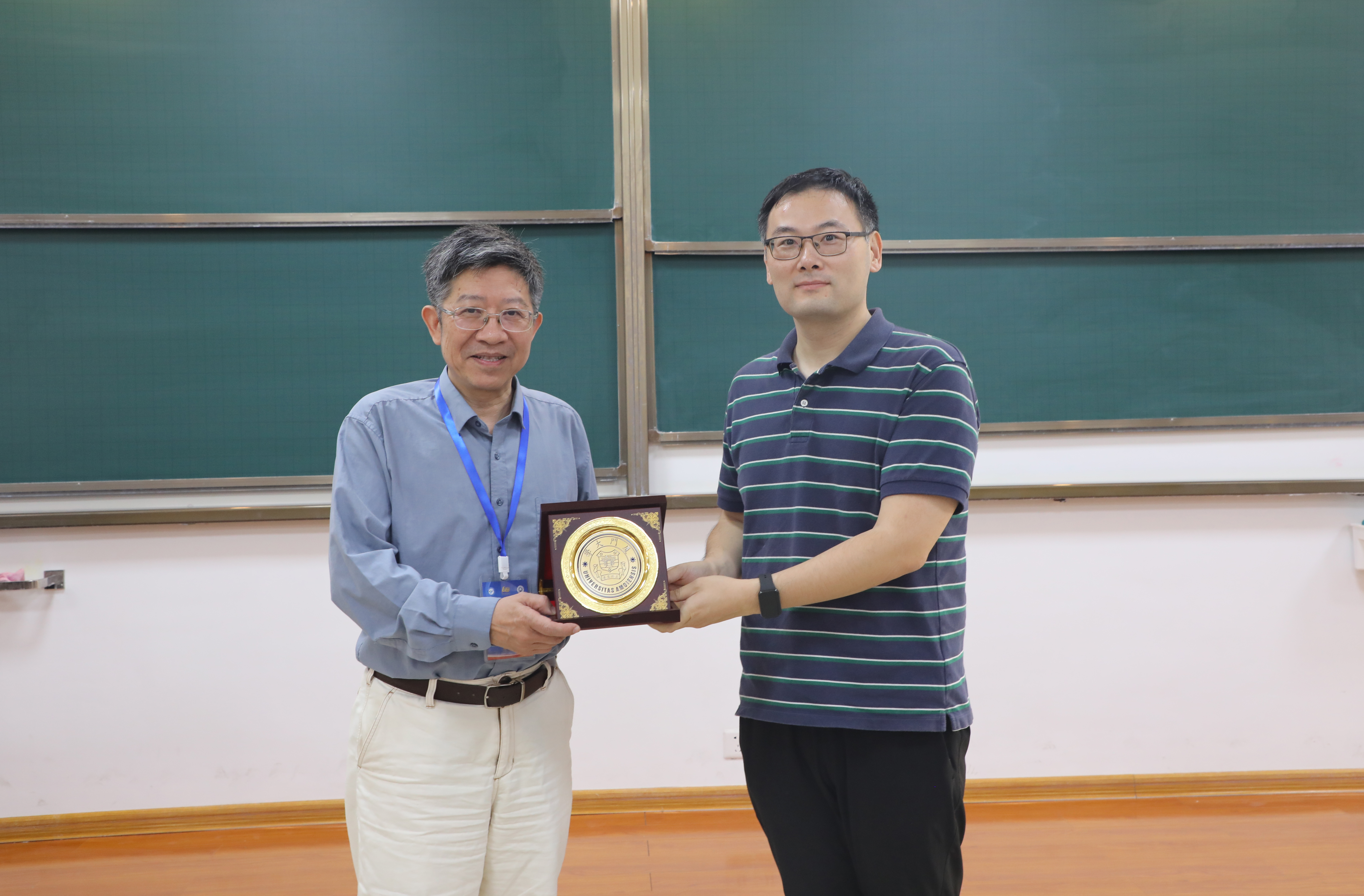 朱程波教授受邀做名家讲堂 第 1 张