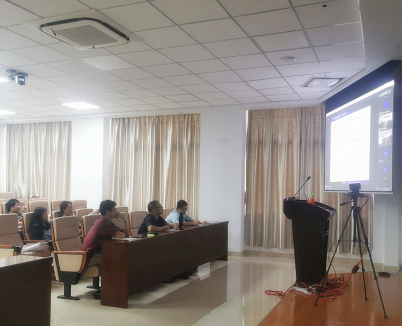 李洪全教授做Colloquium第二十六期讲座 第 1 张 李洪全教授做Colloquium第二十六期讲座 第 1 张