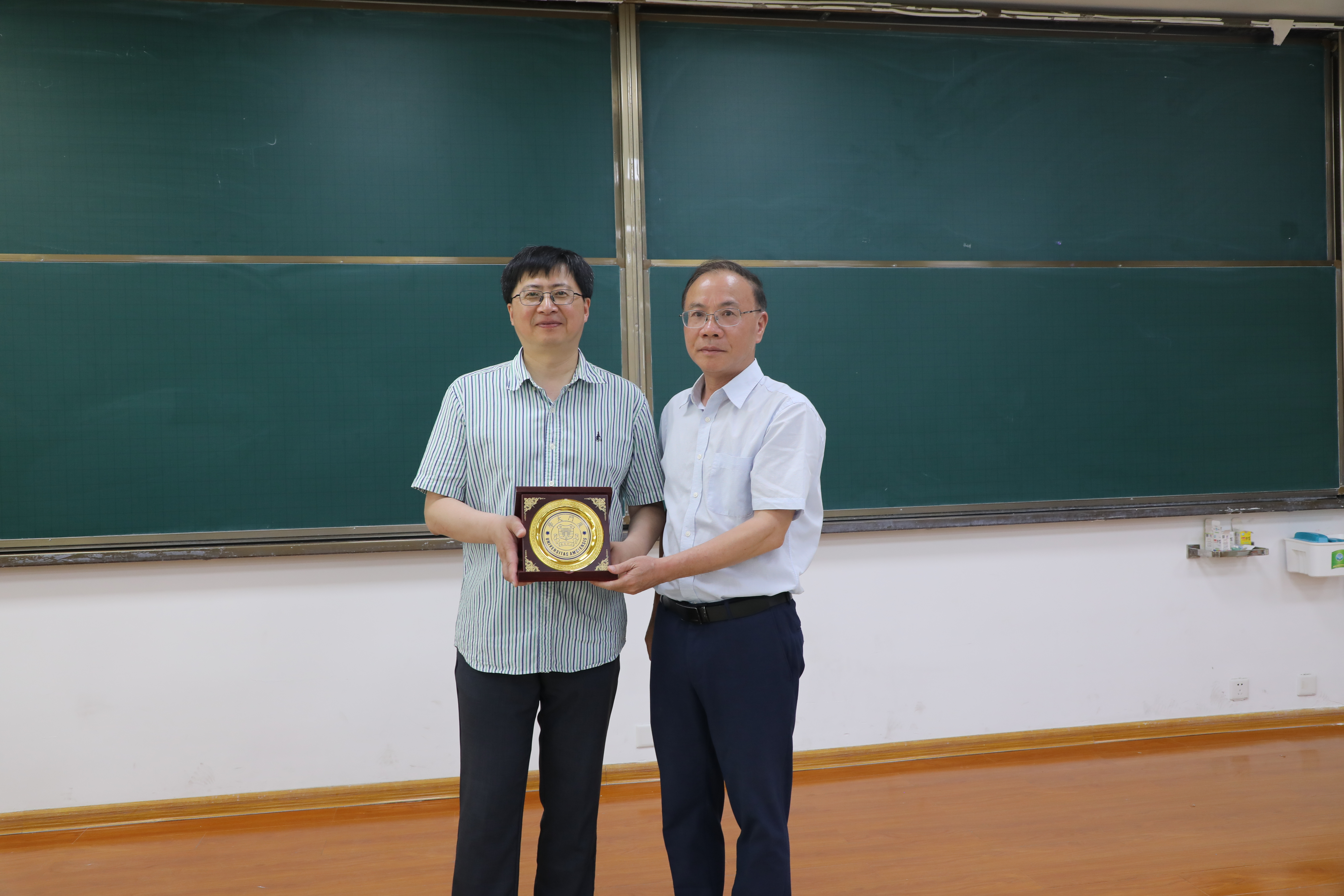 郭岩教授受邀做天元名家讲堂 第 1 张 郭岩教授受邀做天元名家讲堂 第 1 张