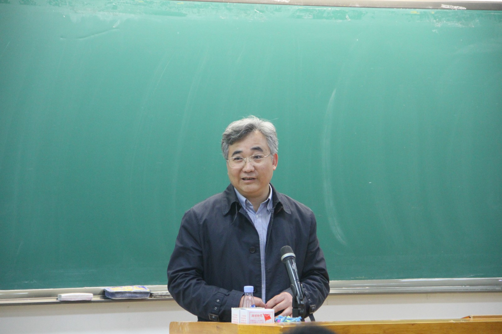 朱熹平教授应邀做Colloquium首场讲座 第 1 张 朱熹平教授应邀做Colloquium首场讲座 第 1 张